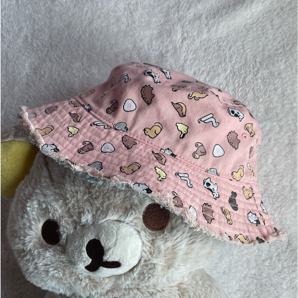 Pink w. animals bucket hat